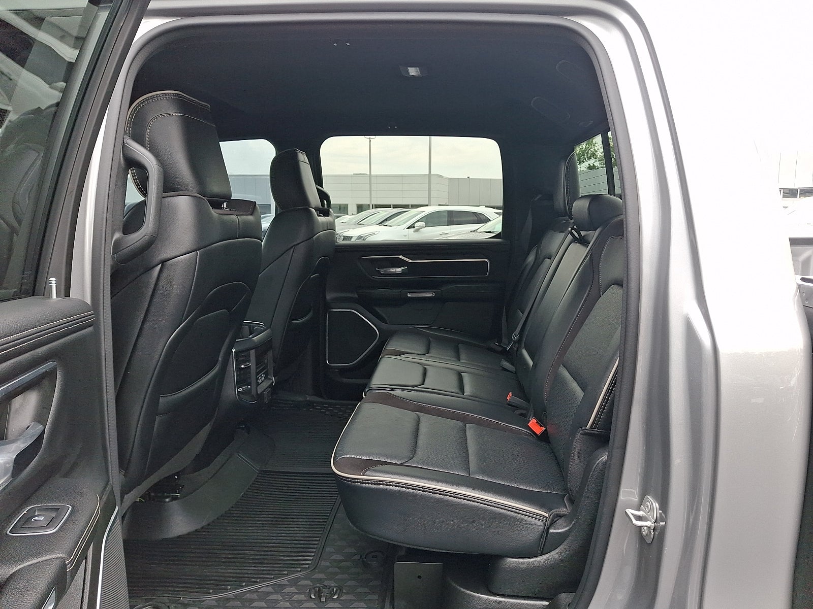 2023 RAM 1500 Laramie Crew Cab 4x4 5'7" Box