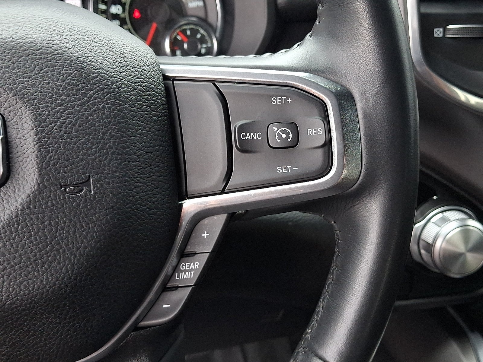 2023 RAM 1500 Laramie Crew Cab 4x4 5'7" Box