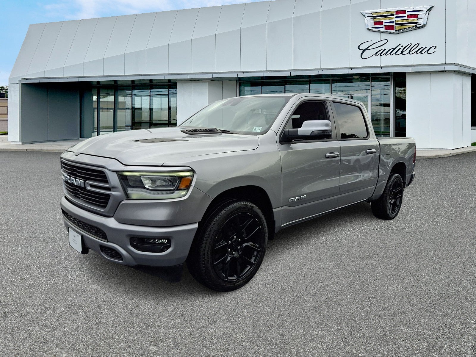 2023 RAM 1500 Laramie Crew Cab 4x4 5'7" Box