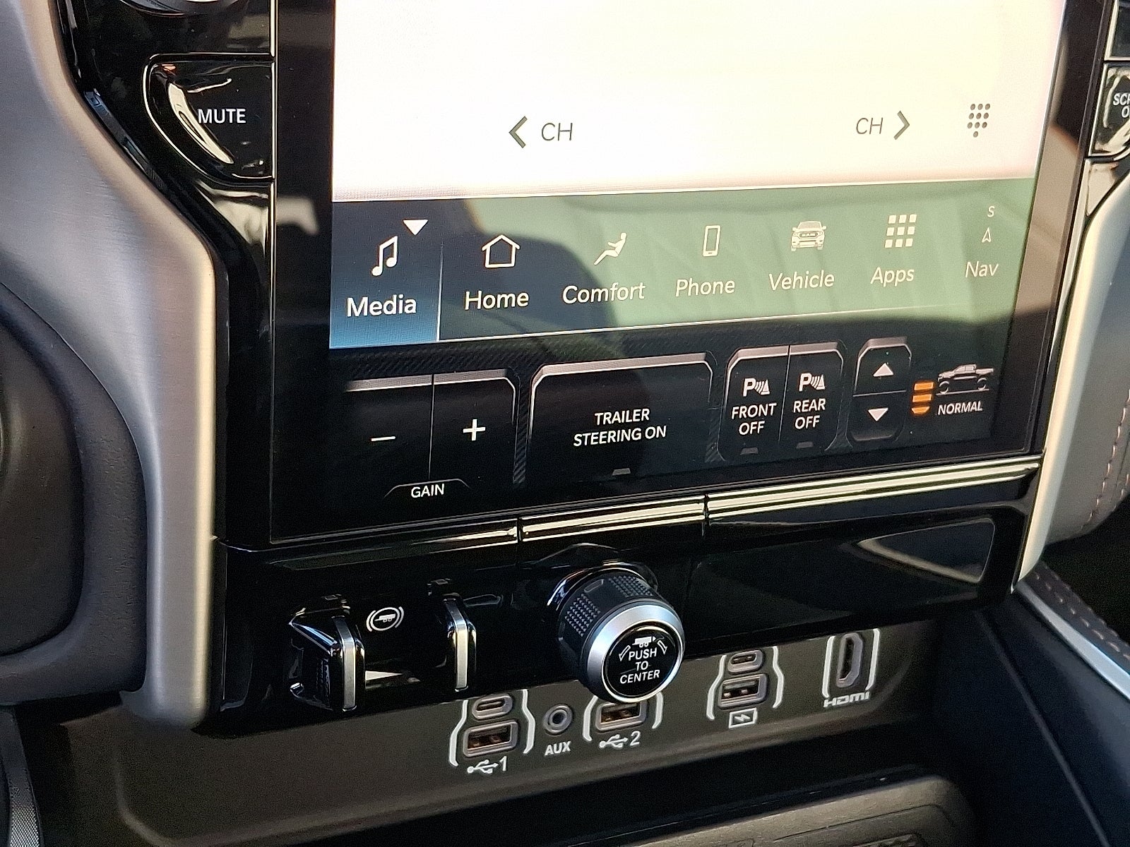 2025 RAM 1500 Tungsten Crew Cab 4x4 5'7" Box