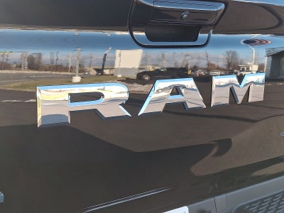 2025 RAM 1500 Tungsten Crew Cab 4x4 5'7" Box