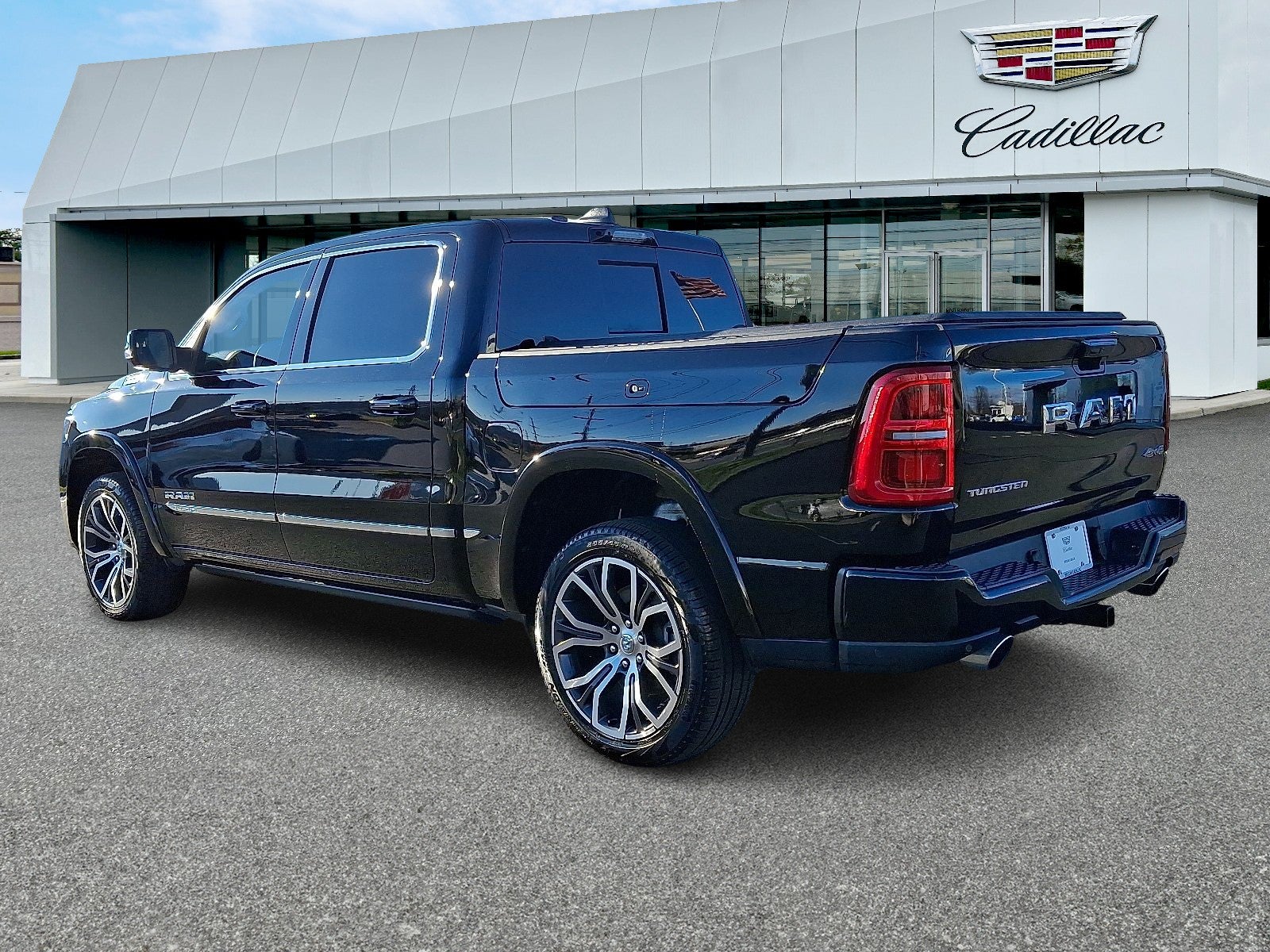 2025 RAM 1500 Tungsten Crew Cab 4x4 5'7" Box