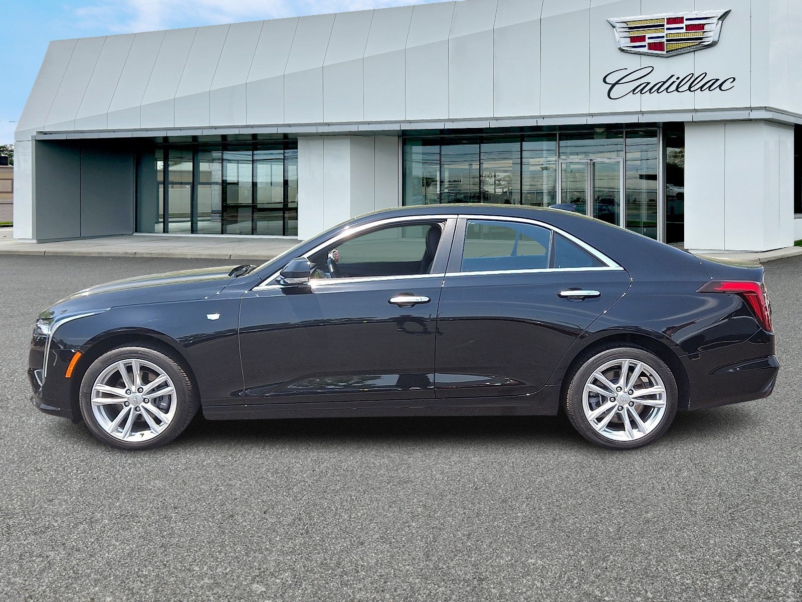 2023 Cadillac CT4 Luxury