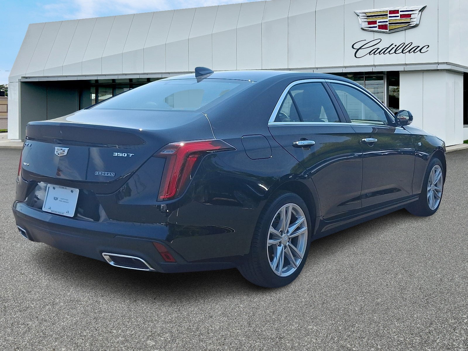 2023 Cadillac CT4 Luxury