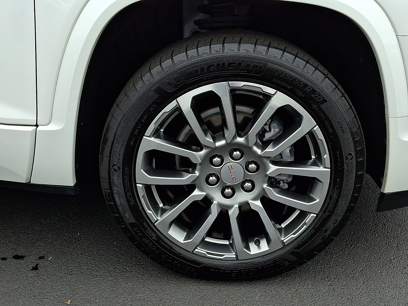 2022 GMC Acadia Denali