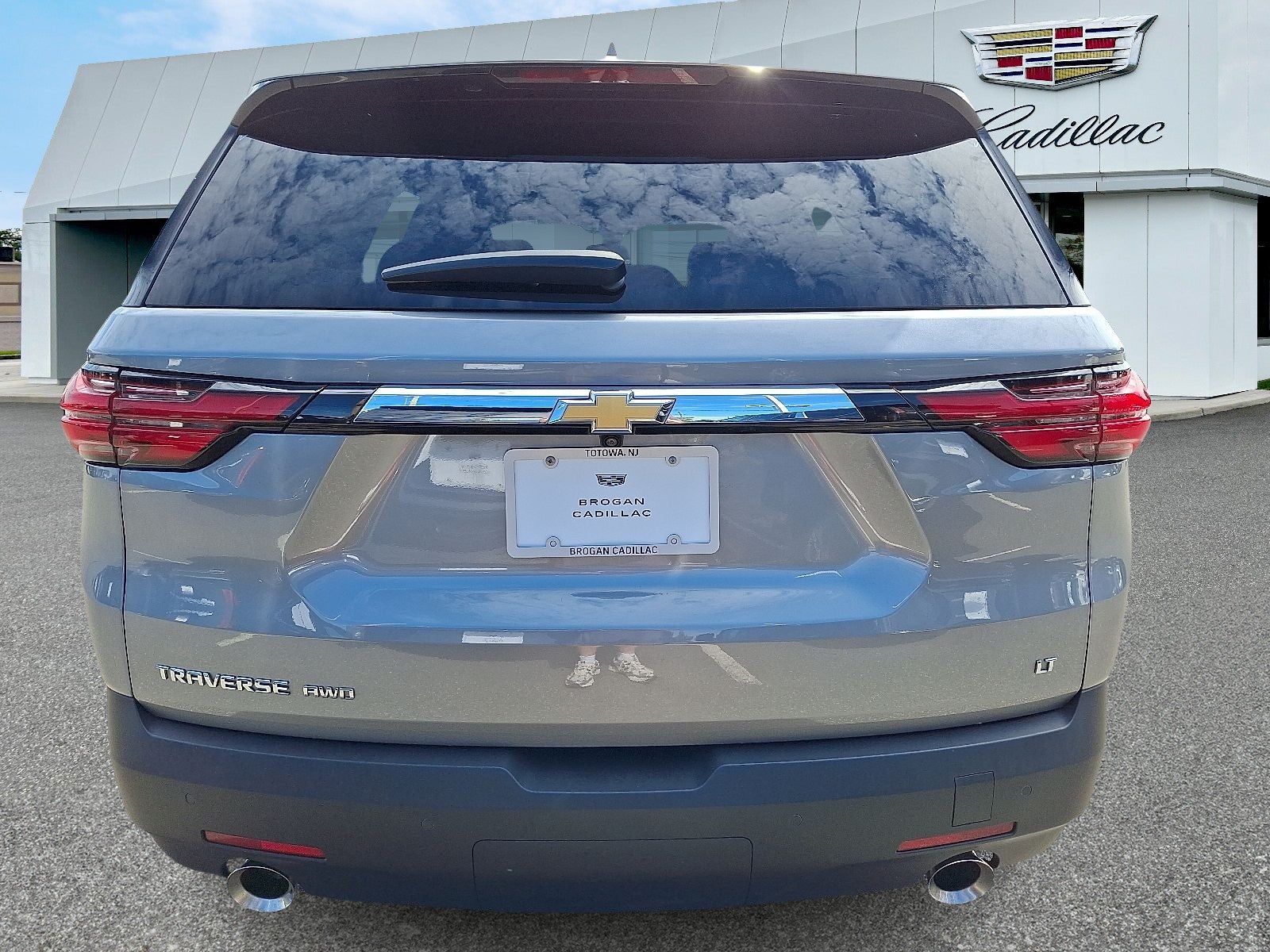 2023 Chevrolet Traverse LT Leather