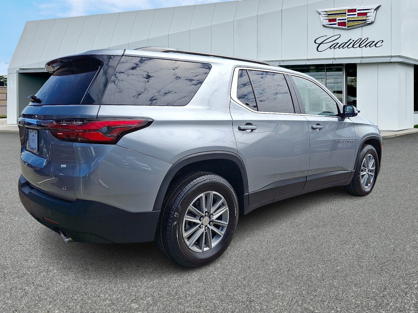 2023 Chevrolet Traverse LT Leather