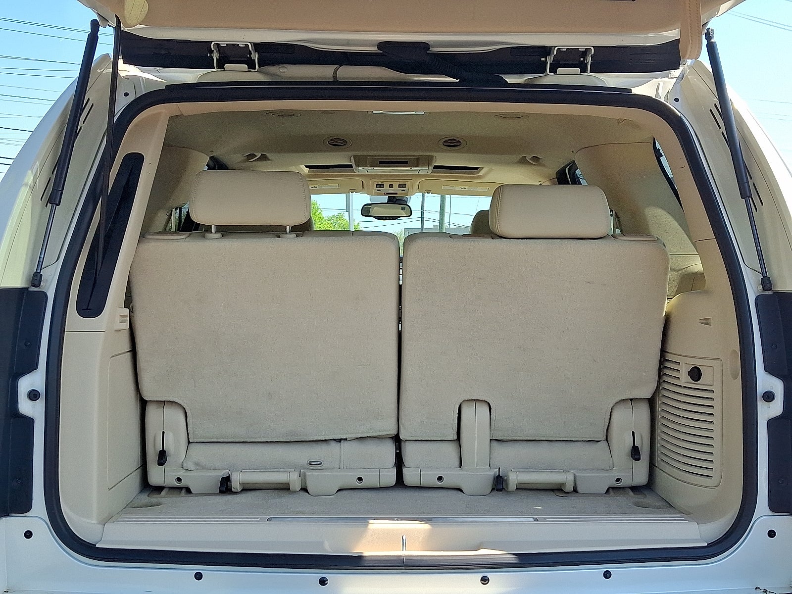 2007 Cadillac Escalade Standard