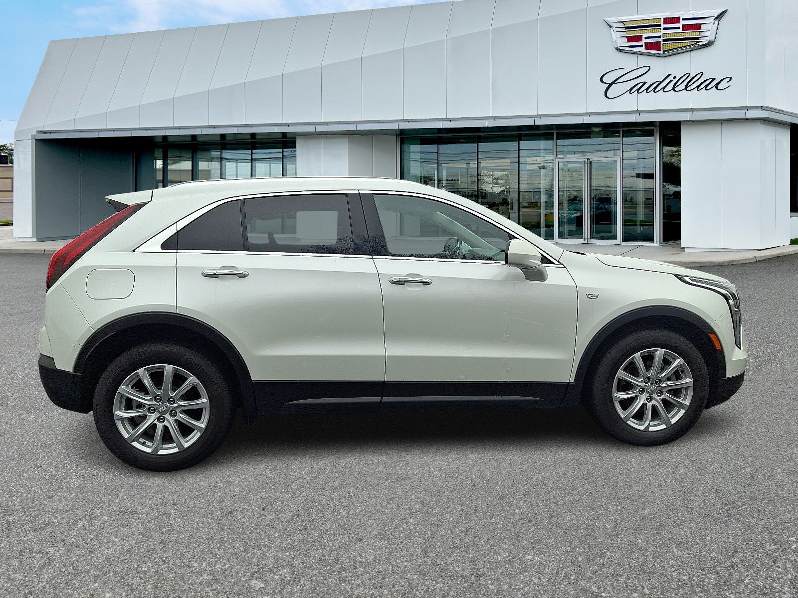 2023 Cadillac XT4 Luxury