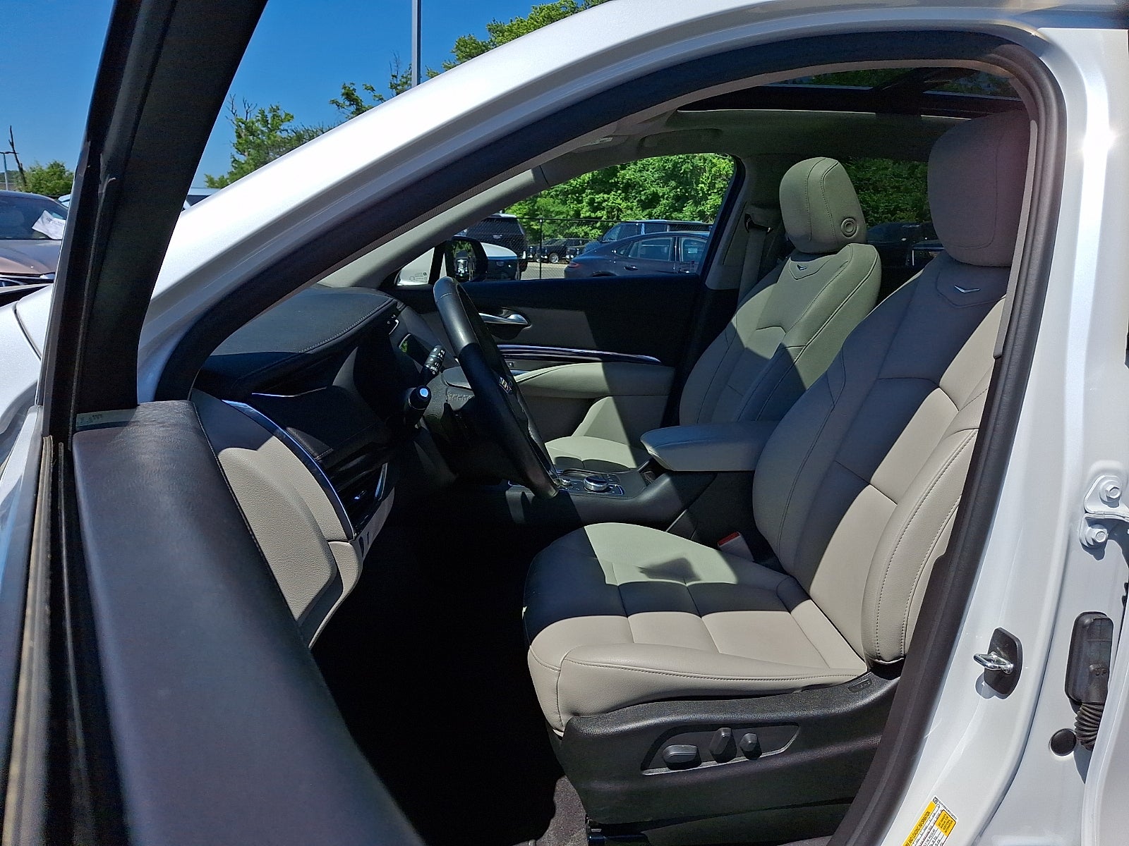 2023 Cadillac XT4 Luxury
