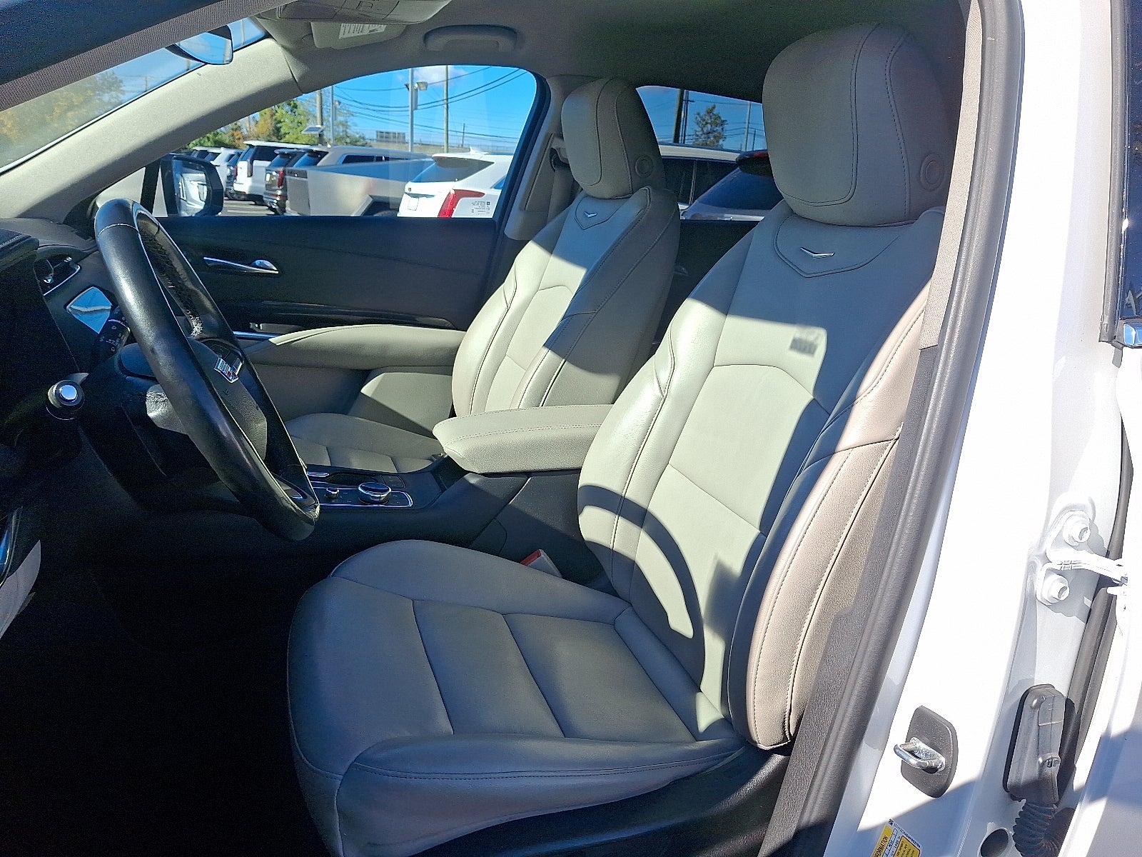 2021 Cadillac XT4 Premium Luxury