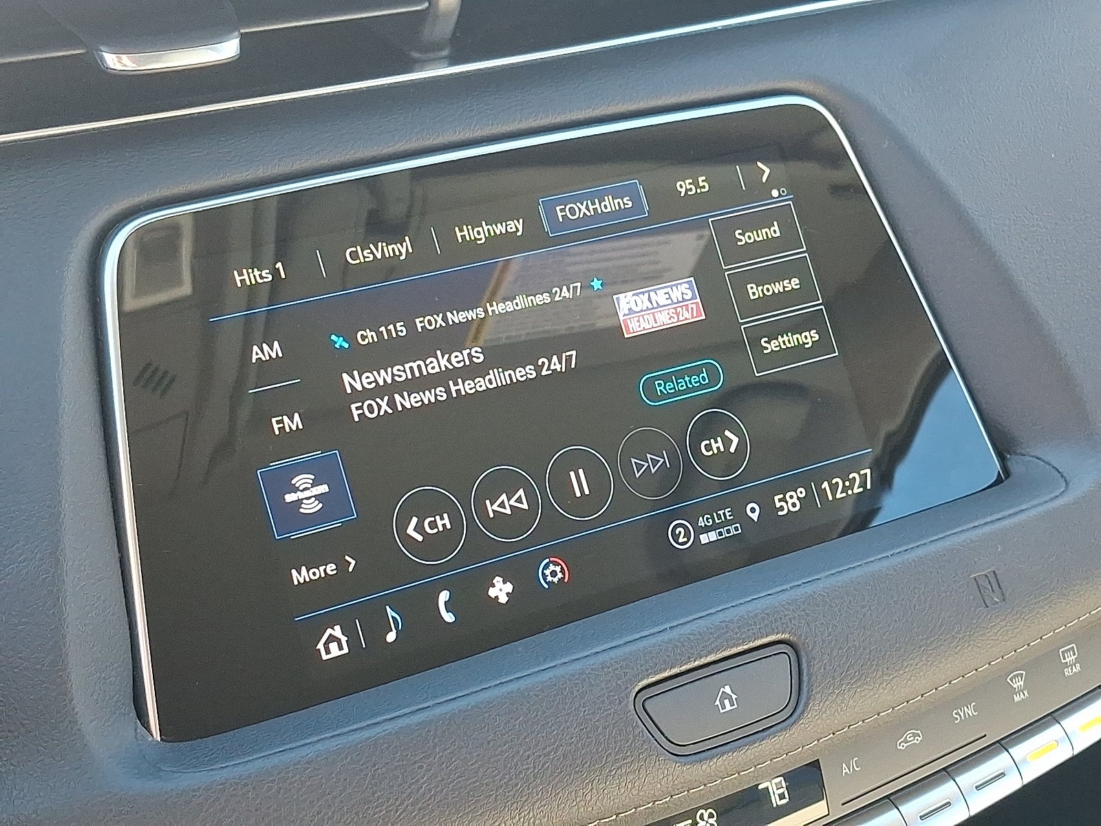 2021 Cadillac XT4 Premium Luxury