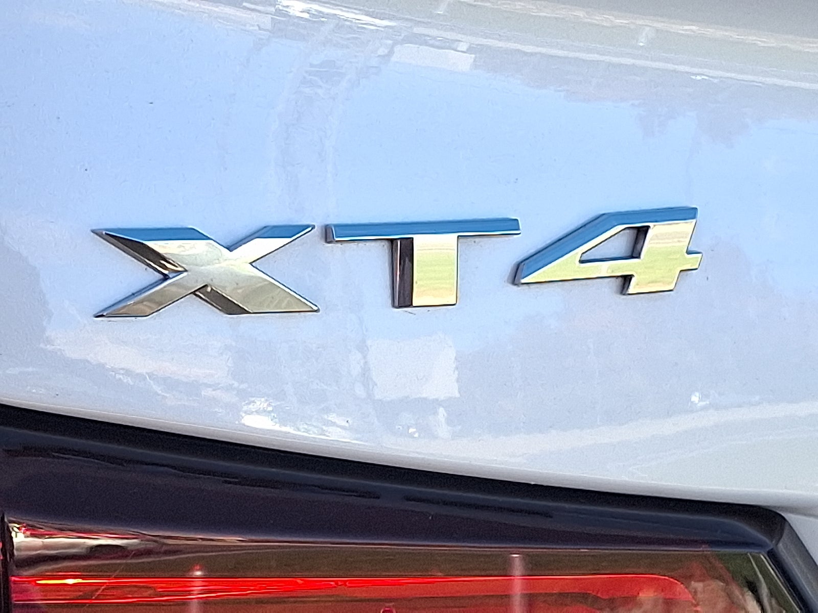 2021 Cadillac XT4 Premium Luxury