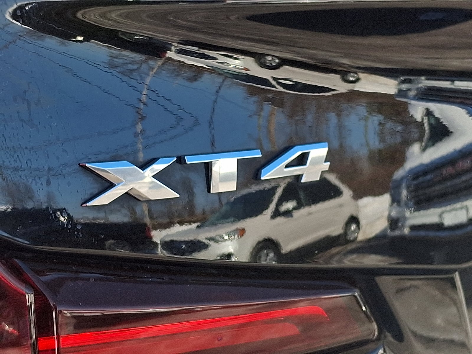 2022 Cadillac XT4 Premium Luxury