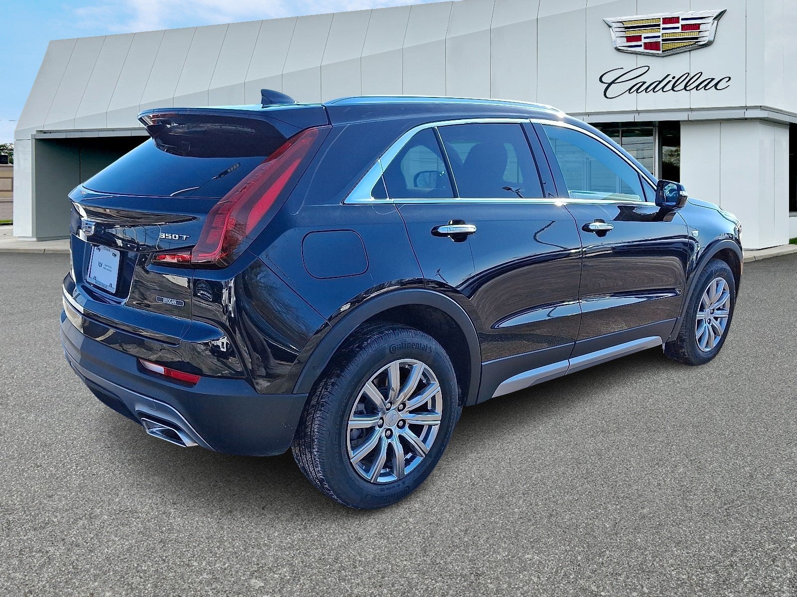 2022 Cadillac XT4 Premium Luxury