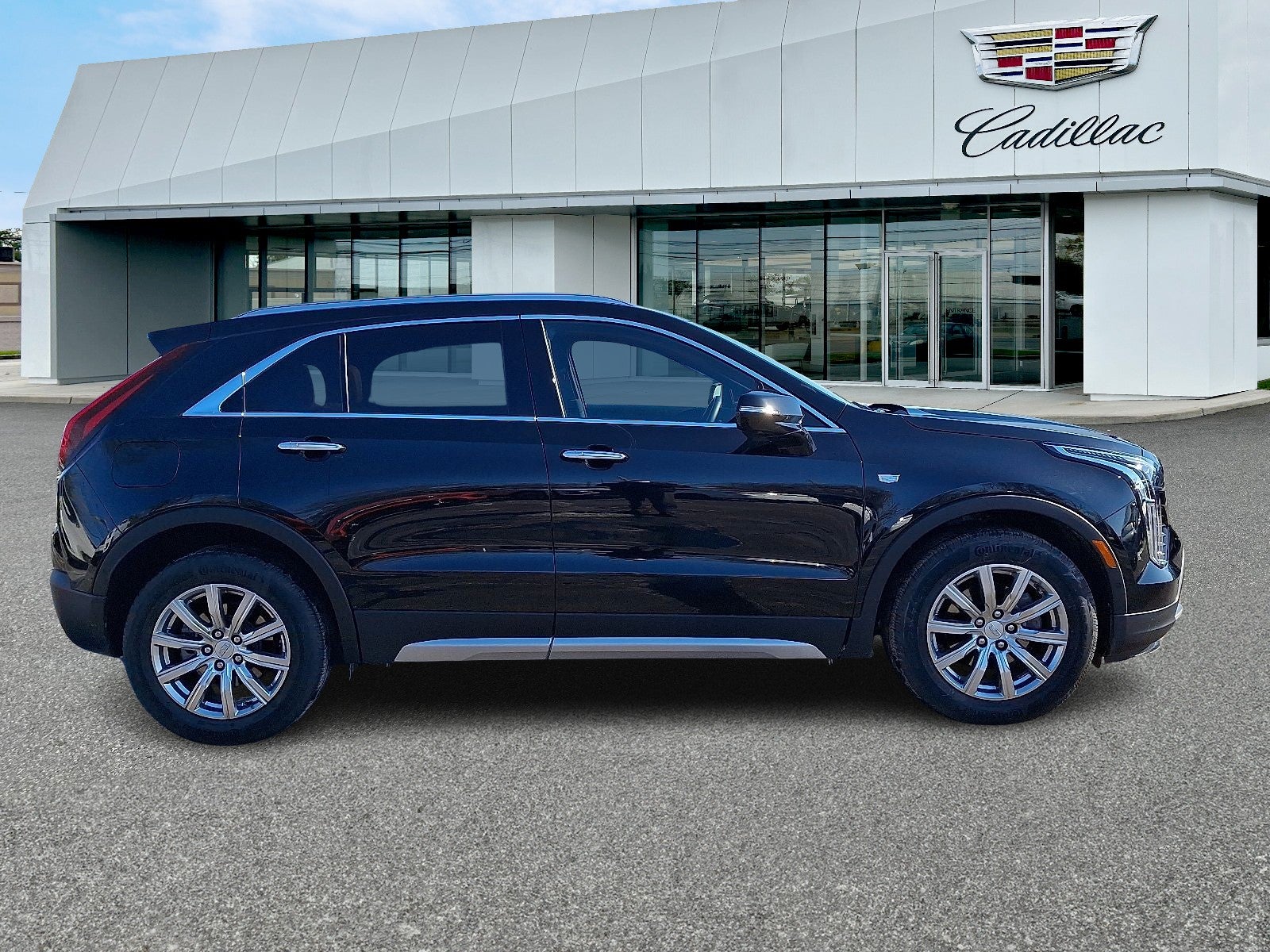 2022 Cadillac XT4 Premium Luxury