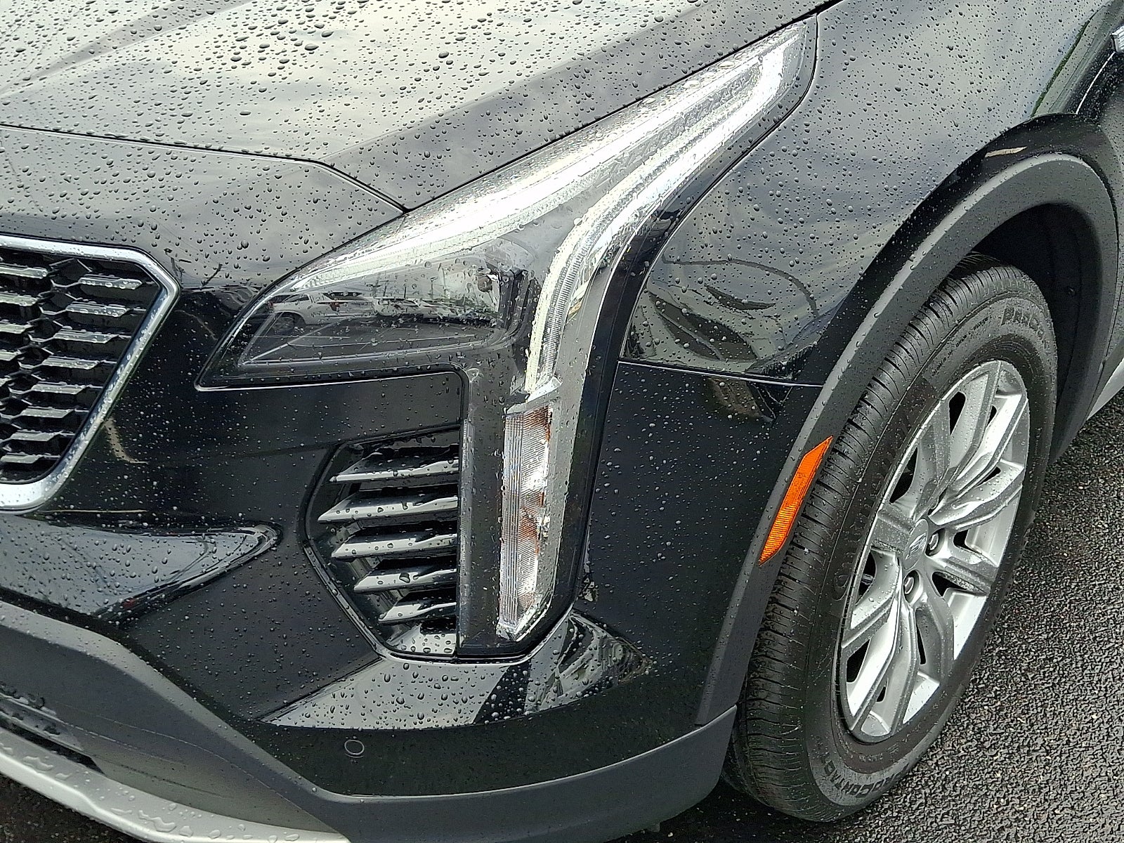 2023 Cadillac XT4 AWD Premium Luxury