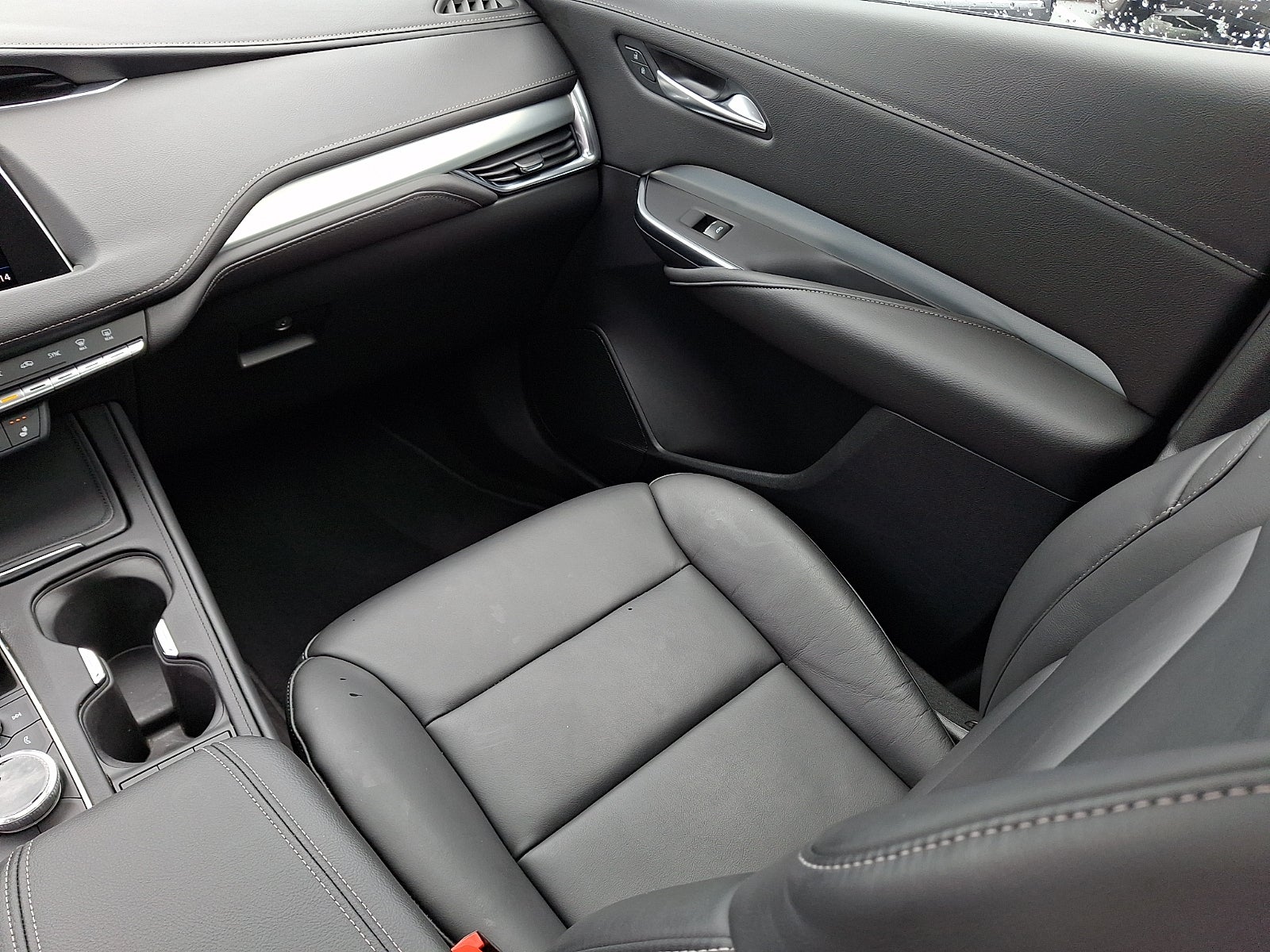 2023 Cadillac XT4 AWD Premium Luxury