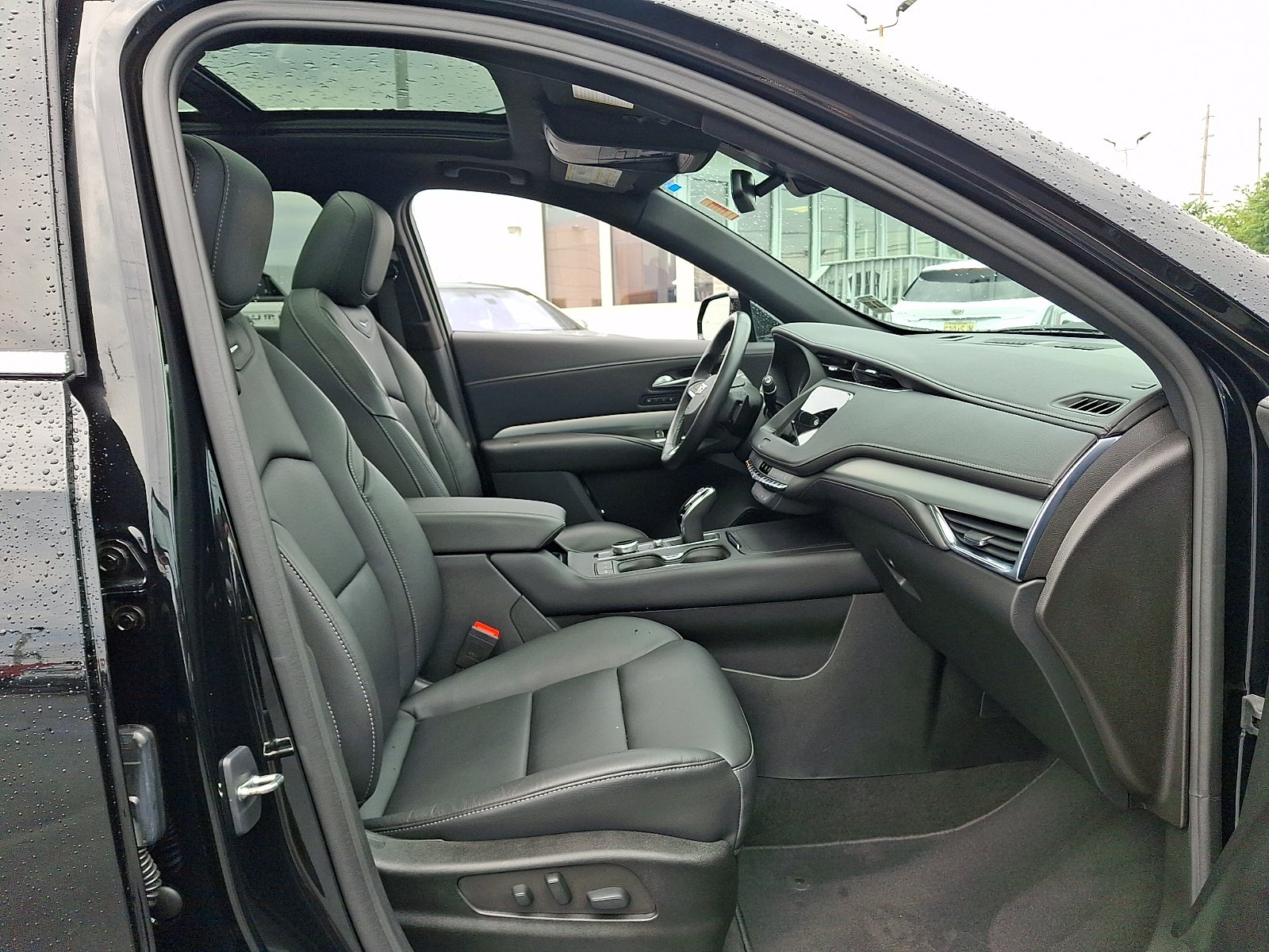 2023 Cadillac XT4 AWD Premium Luxury