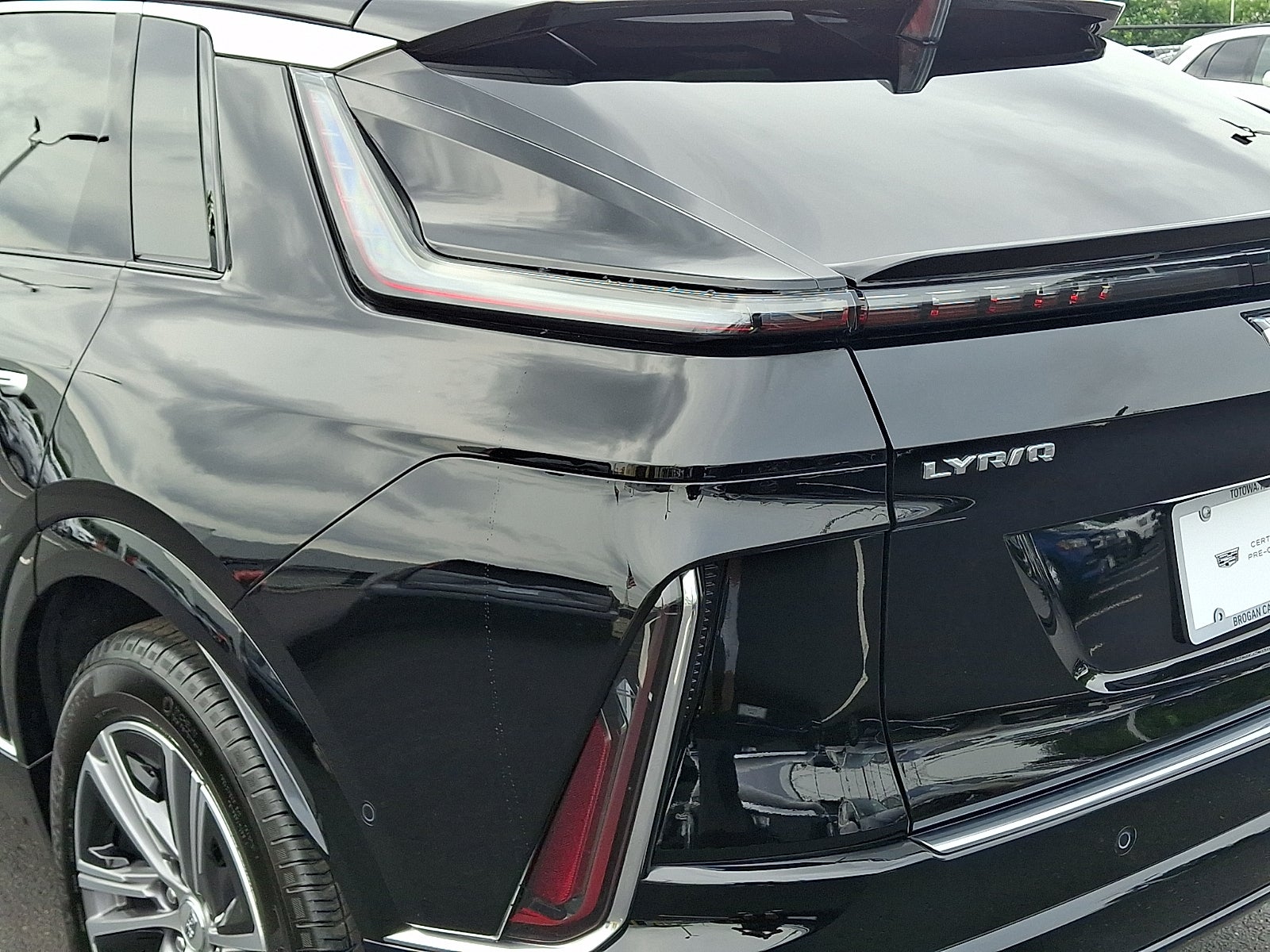 2025 Cadillac LYRIQ Luxury 1