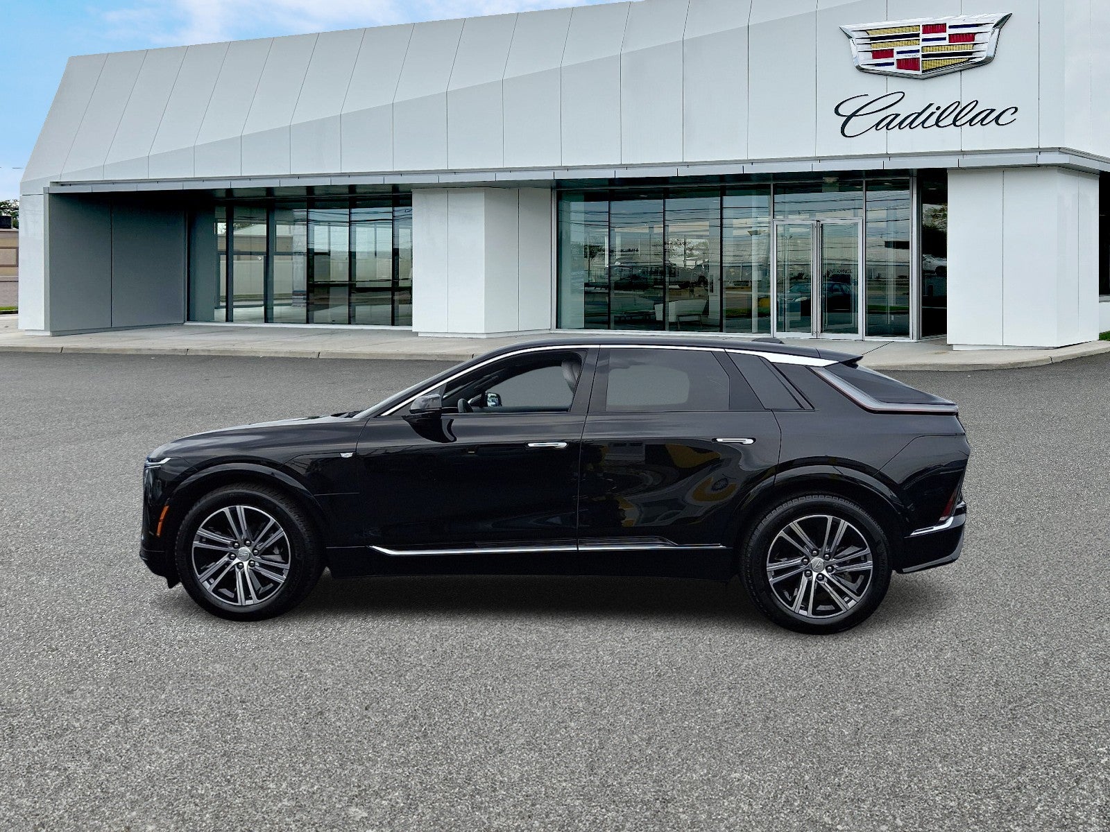 Used 2025 Cadillac LYRIQ Luxury 1 with VIN 1GYKPNRL1SZ300413 for sale in Totowa, NJ