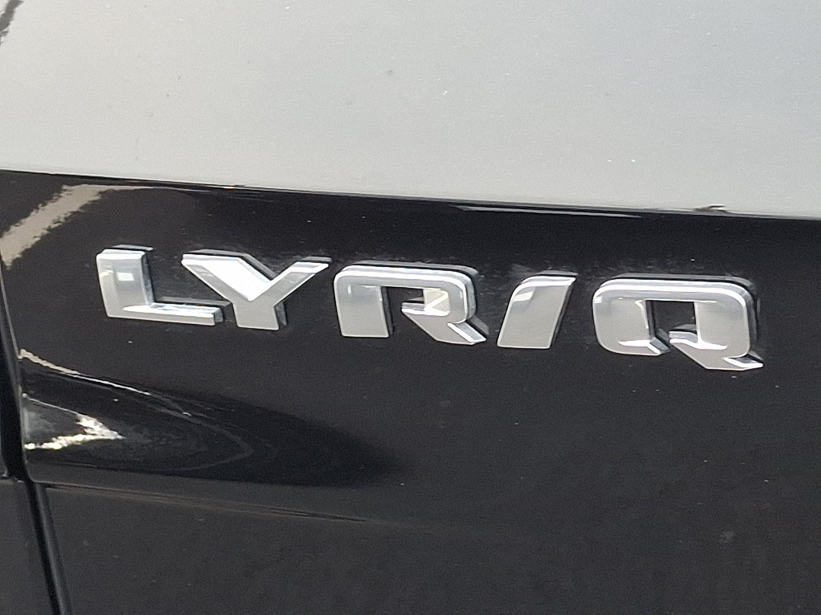 2025 Cadillac LYRIQ Luxury 1