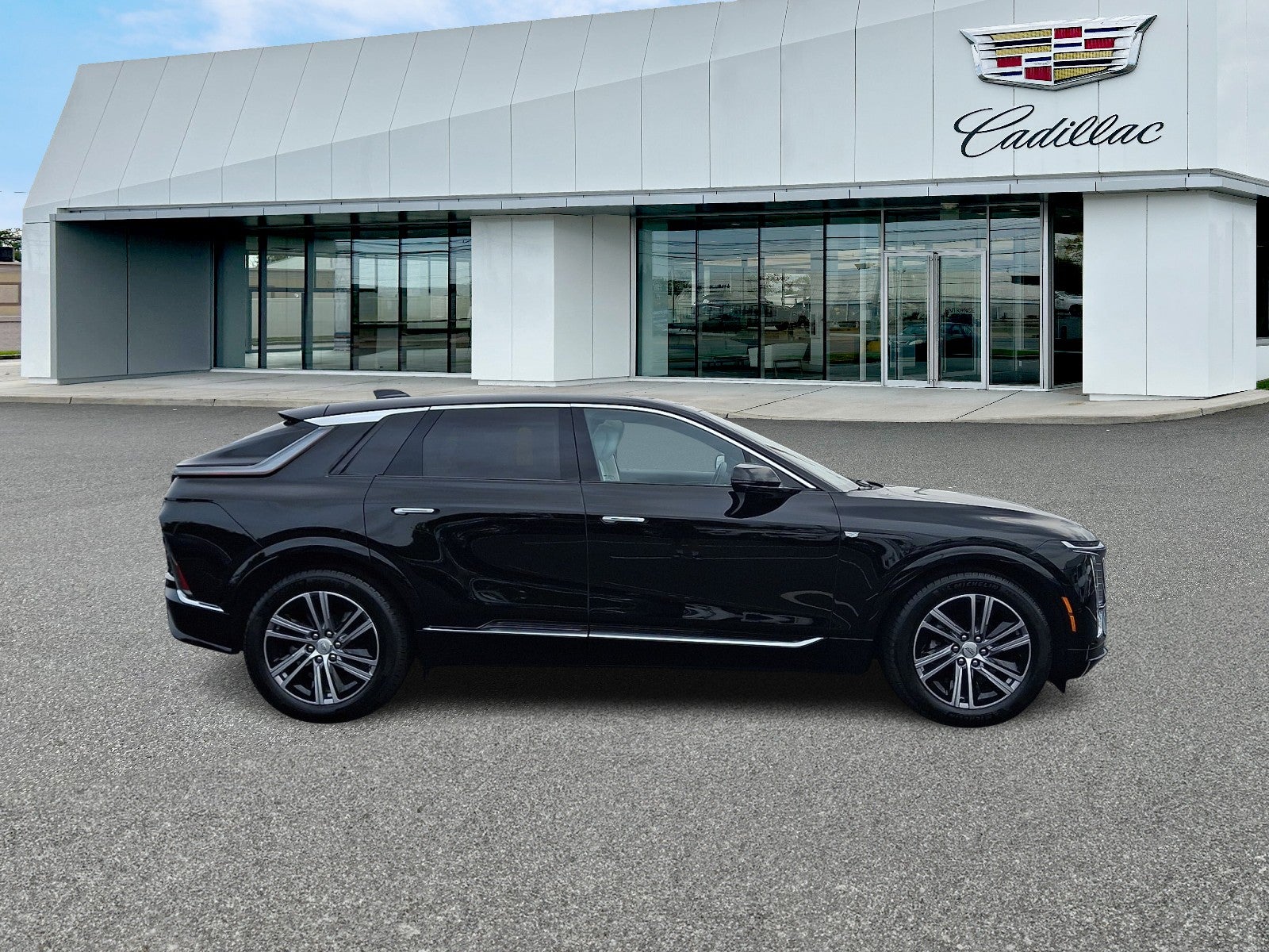 2025 Cadillac LYRIQ Luxury 1