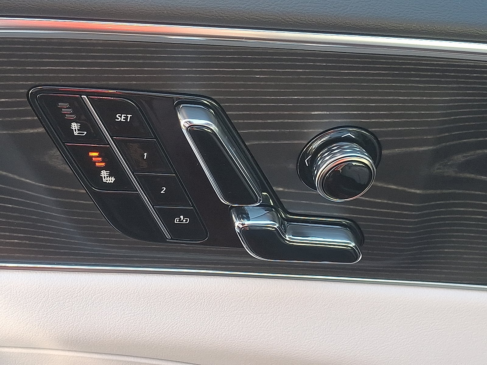 2024 Cadillac LYRIQ Luxury 1