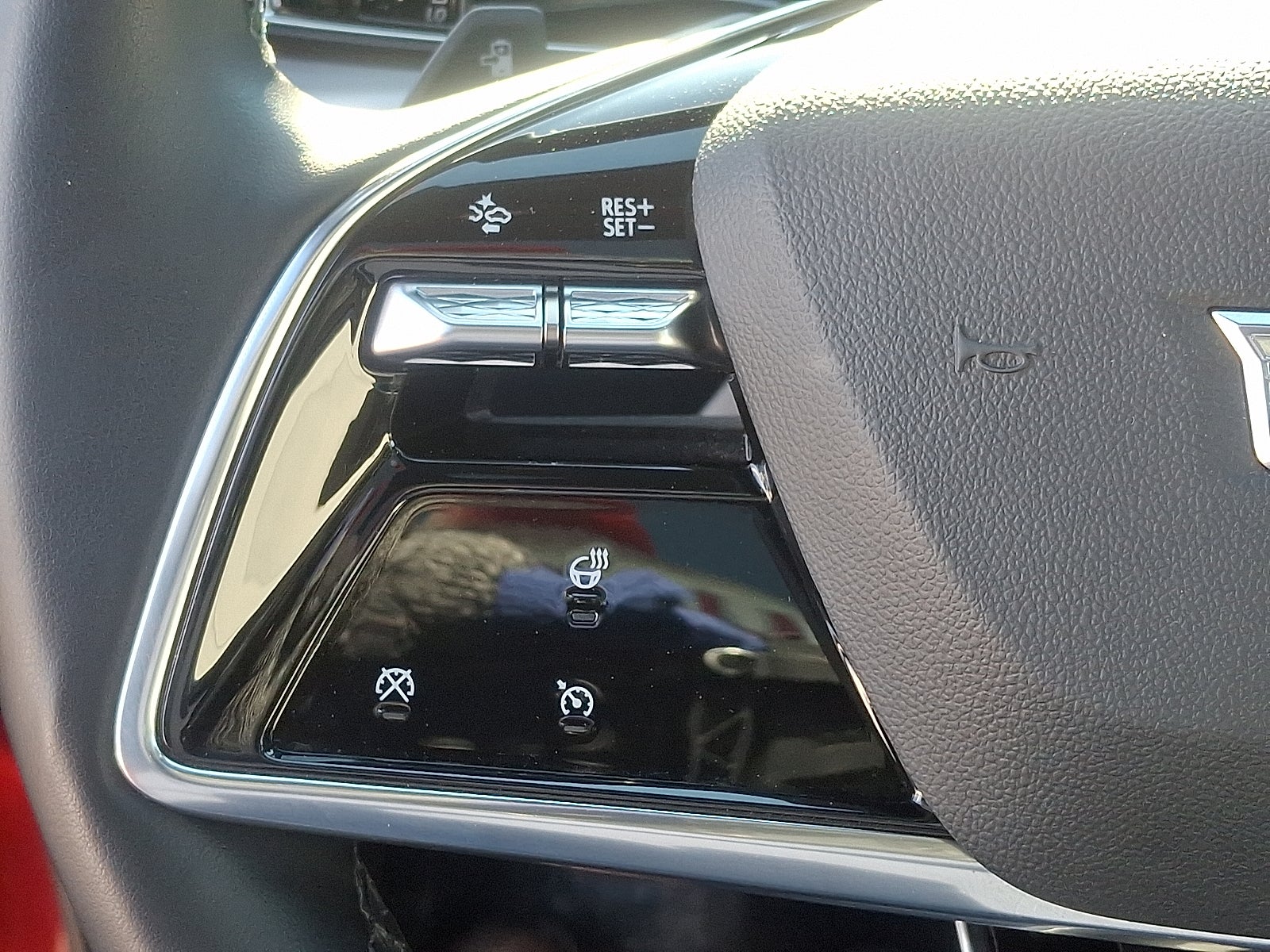 2024 Cadillac LYRIQ Luxury 1