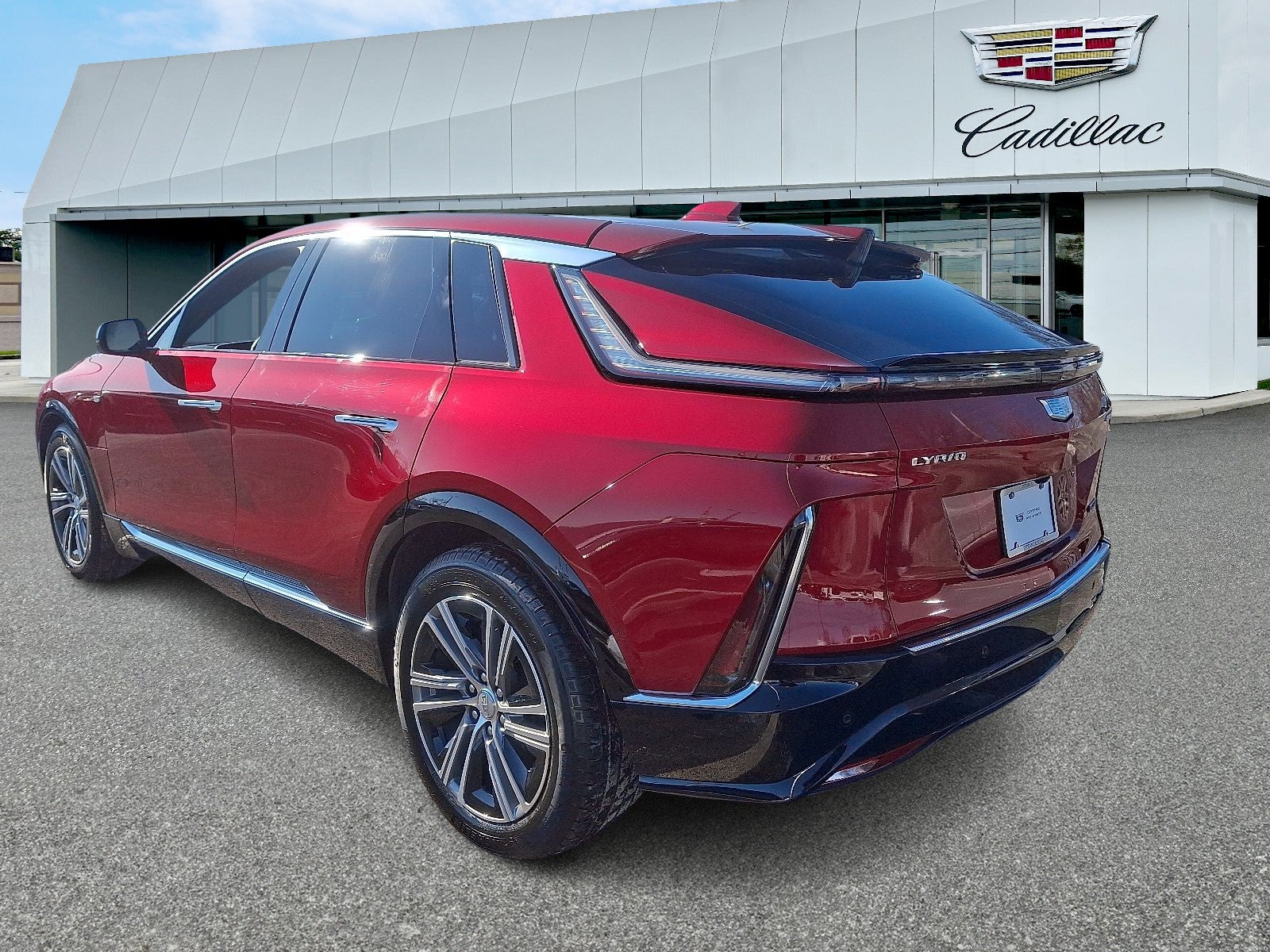 2024 Cadillac LYRIQ Luxury 1