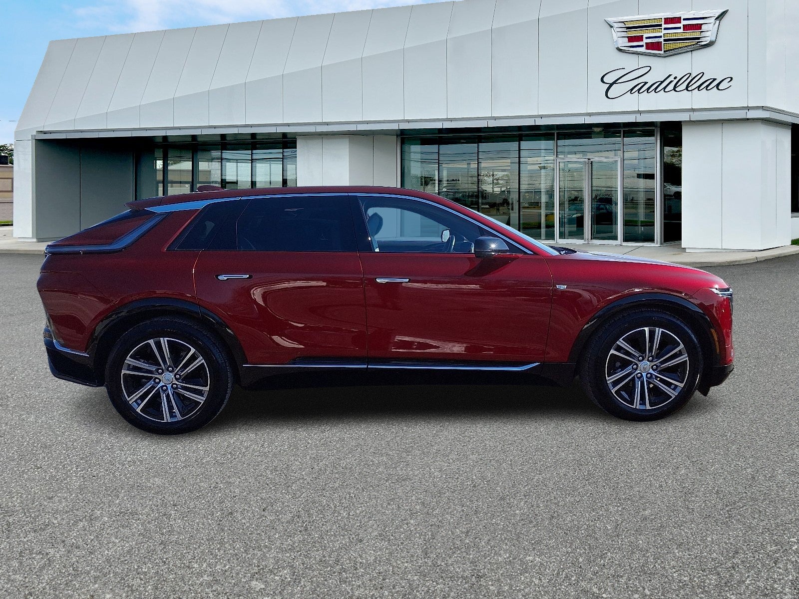 2024 Cadillac LYRIQ Luxury 1