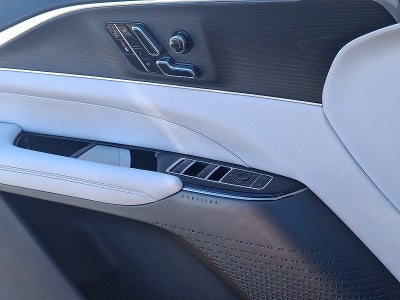 2024 Cadillac LYRIQ Luxury 1