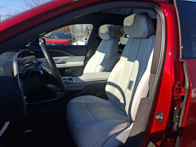 2024 Cadillac LYRIQ Luxury 1