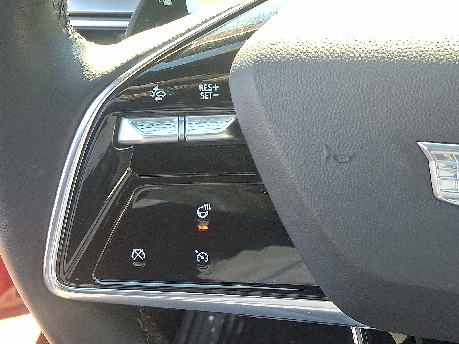 2024 Cadillac LYRIQ Luxury 1