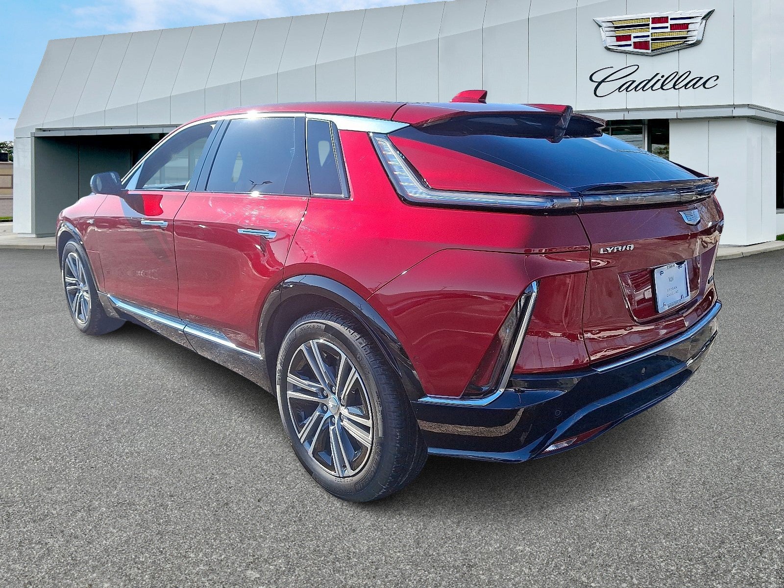 2024 Cadillac LYRIQ Luxury 1