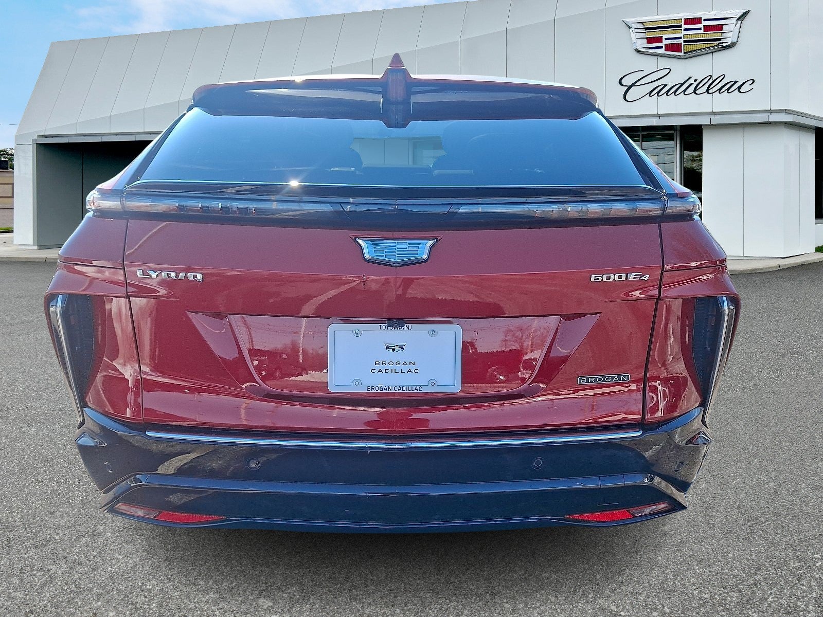 2024 Cadillac LYRIQ Luxury 1