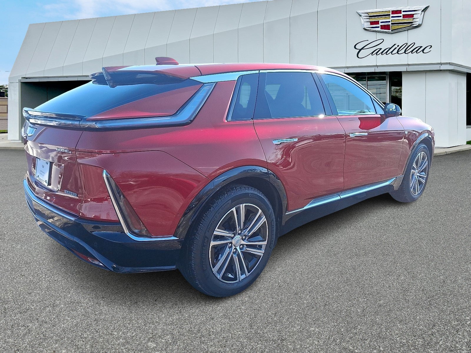 2024 Cadillac LYRIQ Luxury 1
