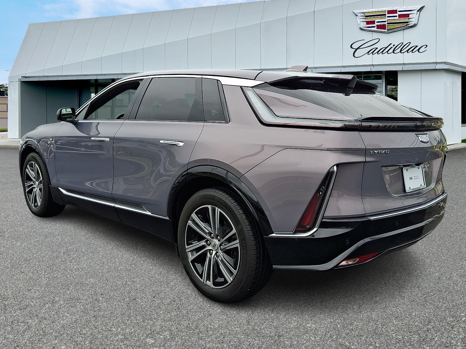 2024 Cadillac LYRIQ Luxury 1