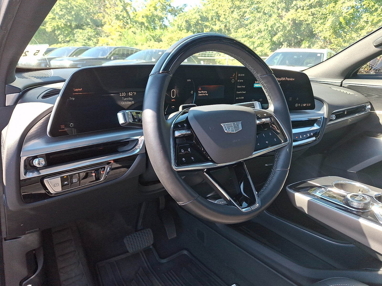 2024 Cadillac LYRIQ Luxury 2