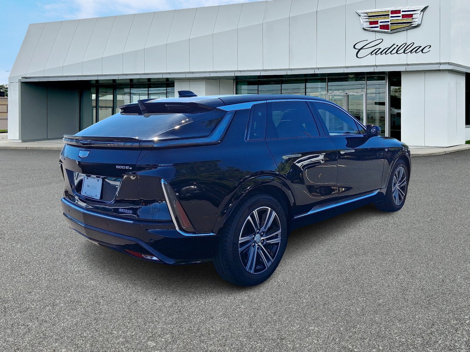2024 Cadillac LYRIQ Luxury 2