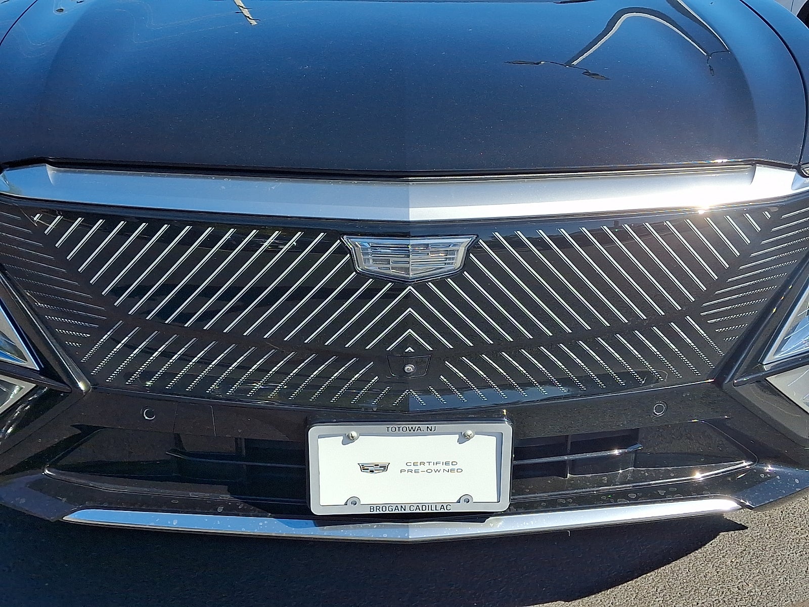 2024 Cadillac LYRIQ Luxury 2