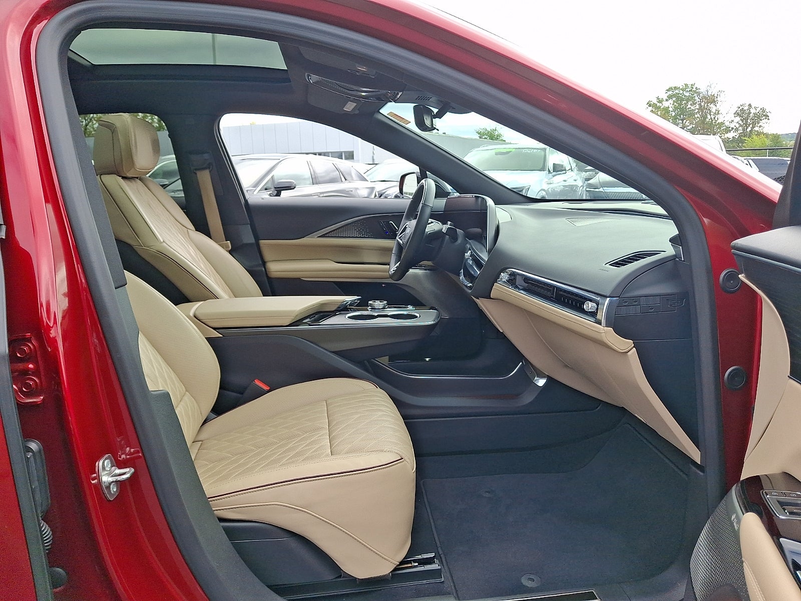 2024 Cadillac LYRIQ Luxury 3