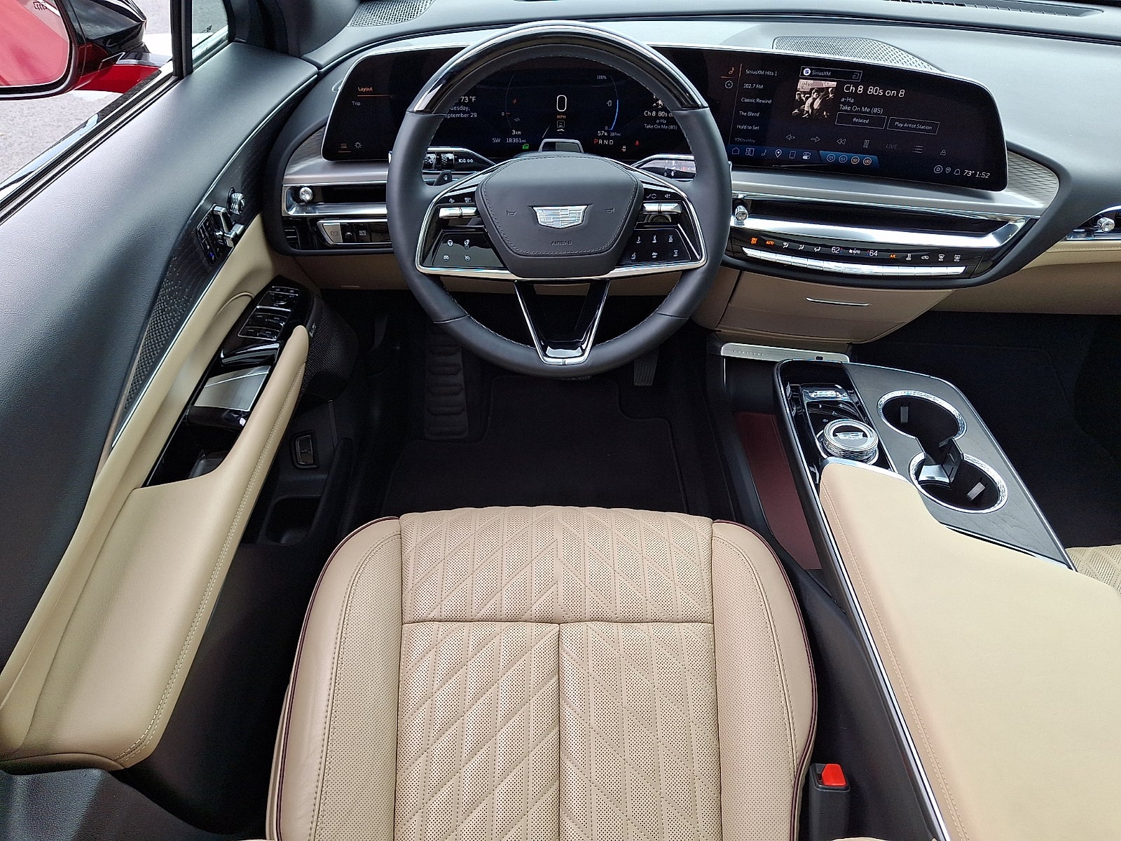 2024 Cadillac LYRIQ Luxury 3