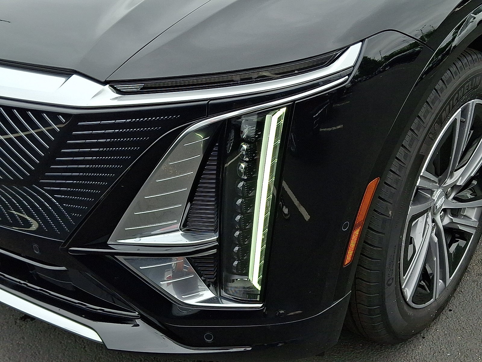 2024 Cadillac LYRIQ Luxury 3