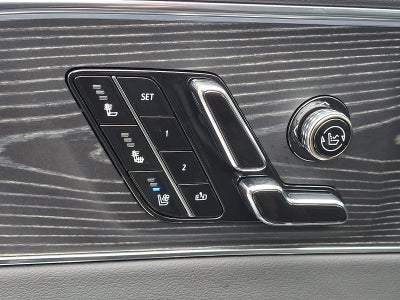 2024 Cadillac LYRIQ Luxury 3