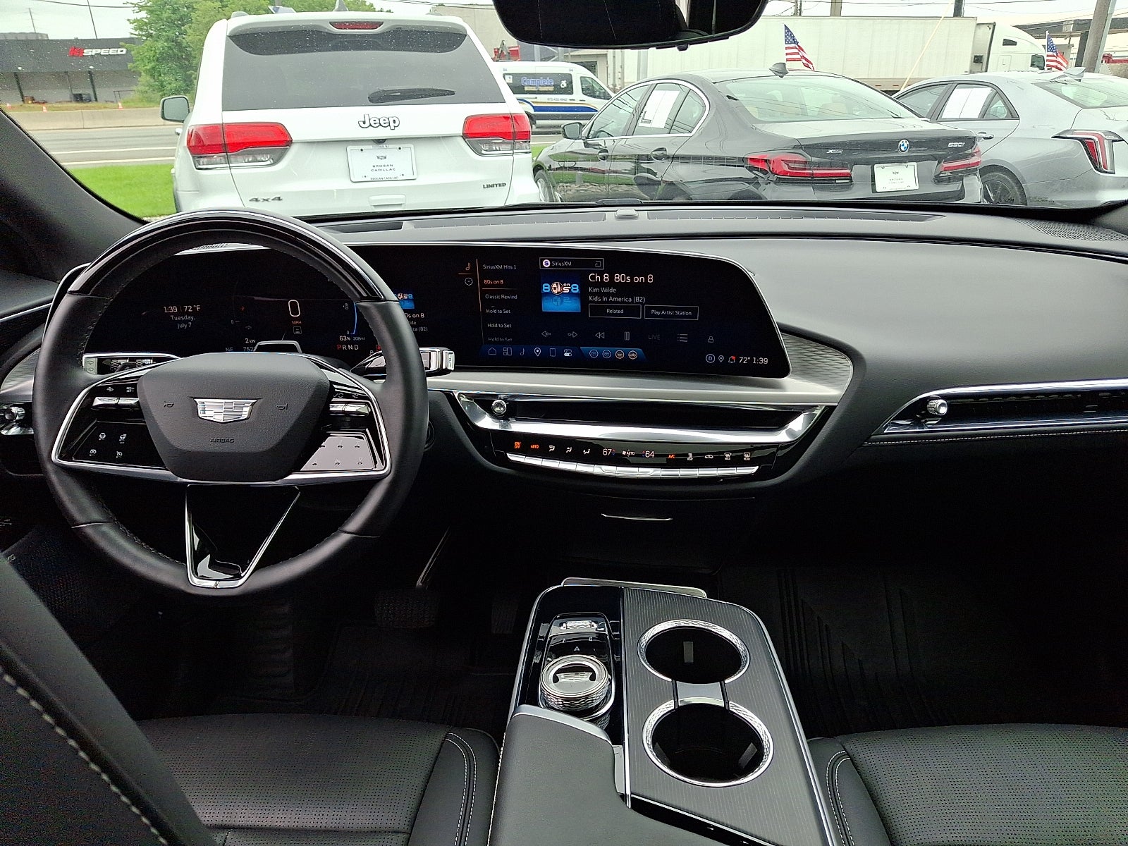 2024 Cadillac LYRIQ Luxury 3
