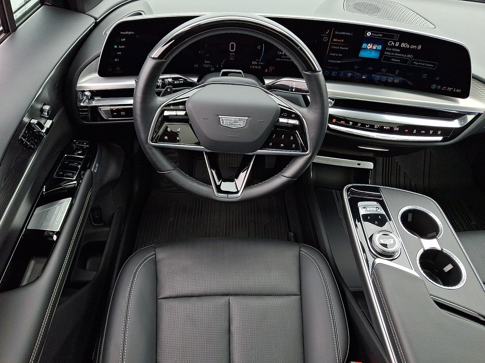 2024 Cadillac LYRIQ Luxury 3