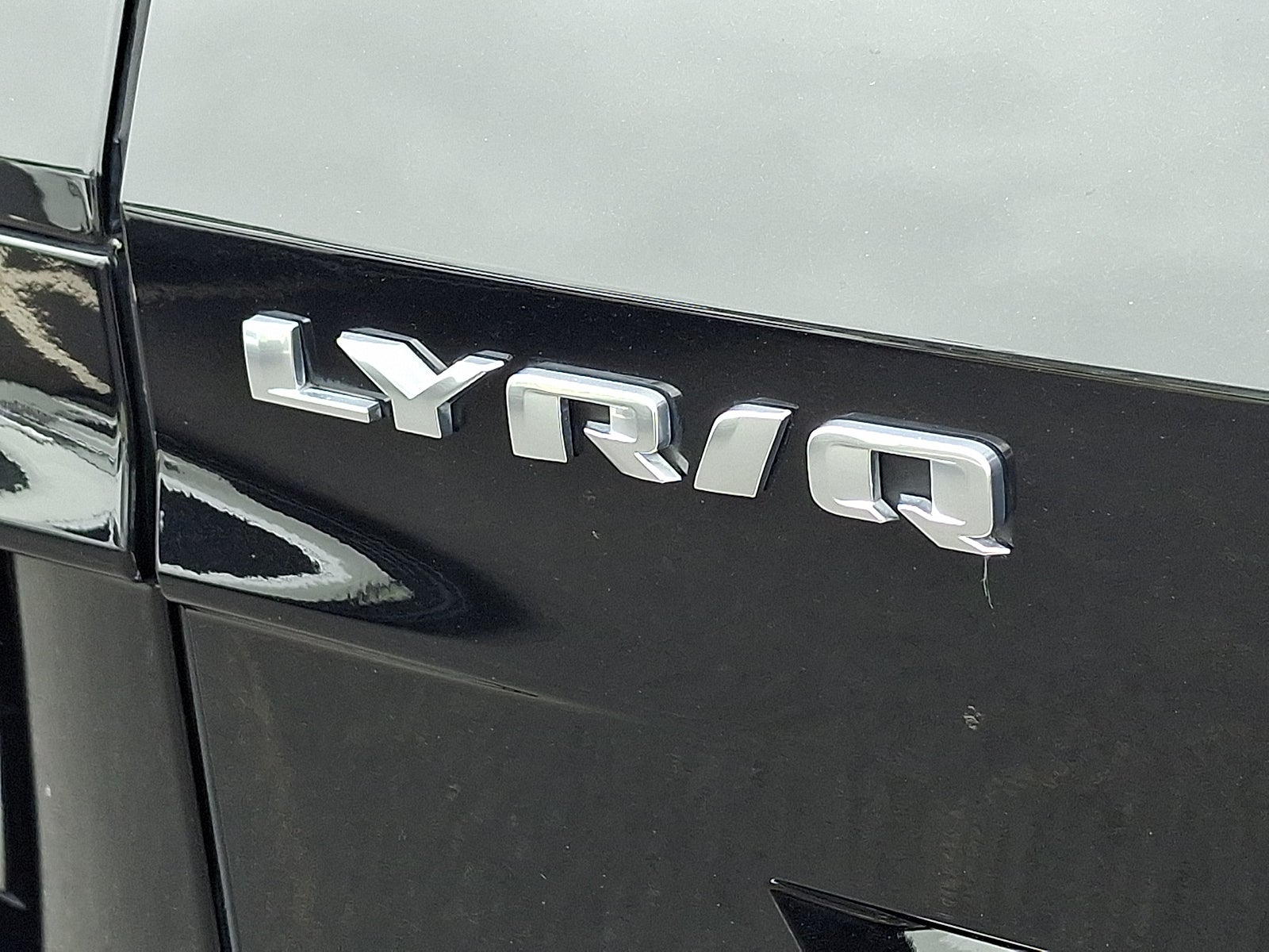 2024 Cadillac LYRIQ Luxury 3