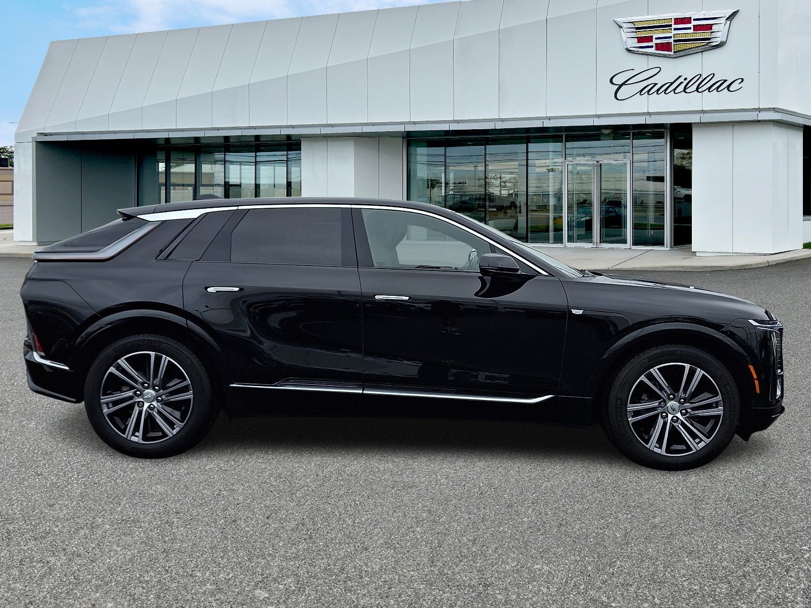 2024 Cadillac LYRIQ Luxury 3