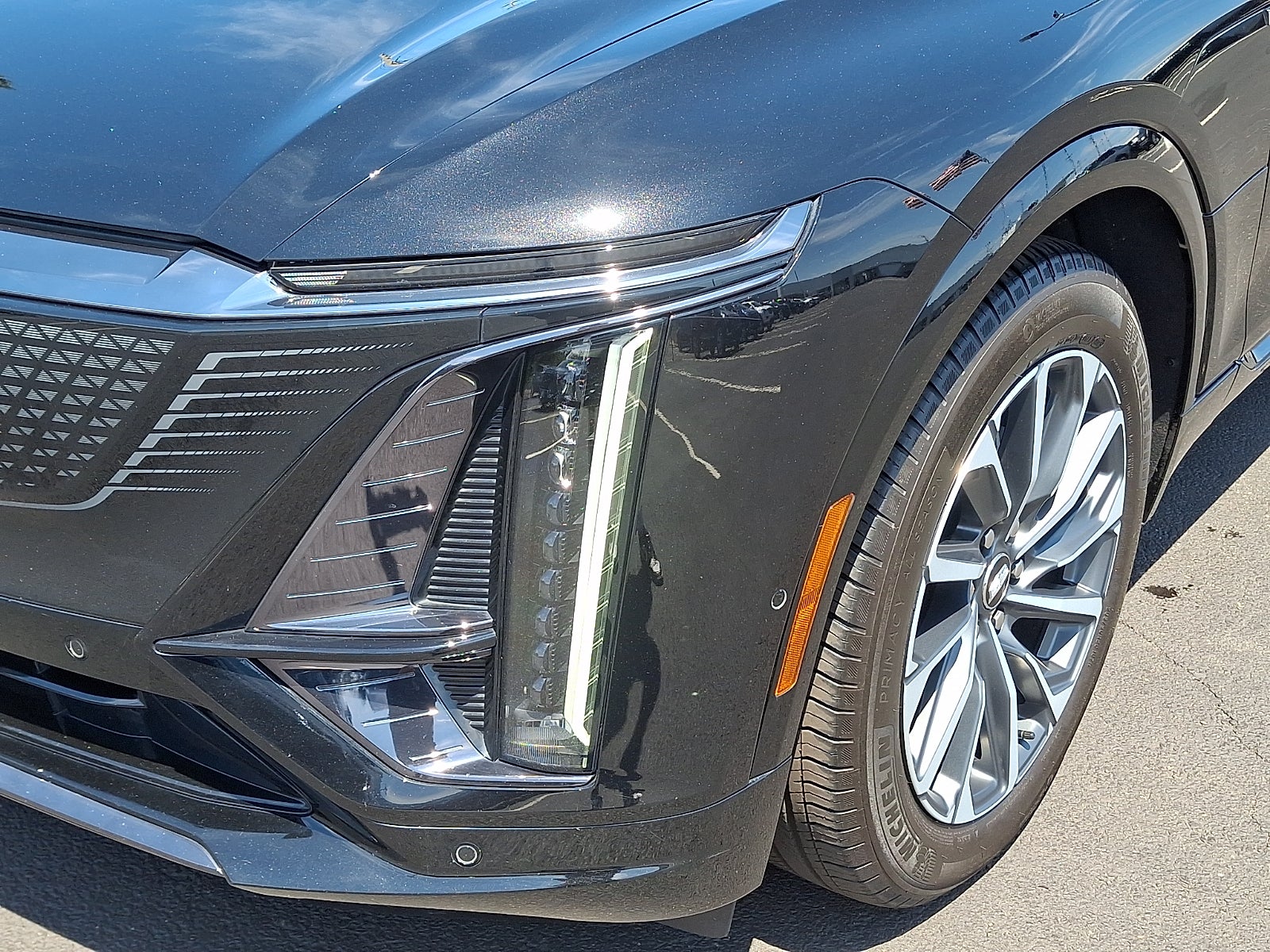 2024 Cadillac LYRIQ Sport 1